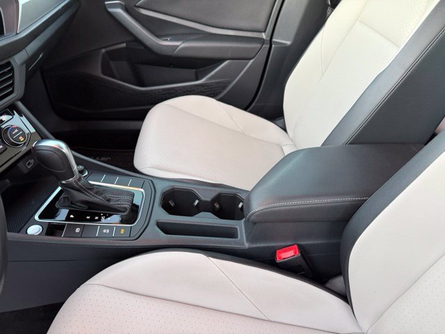 Used 2019 Volkswagen Jetta R-Line w/ R-Line Cold Weather Package FWD image 21