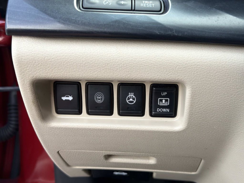 Used 2023 Nissan Maxima Platinum w/ Sport Mat Group FWD image 24