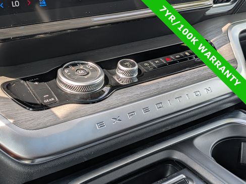 Certified 2025 Ford Expedition Max Platinum w/ Driver's Package AWD/4WD image 35