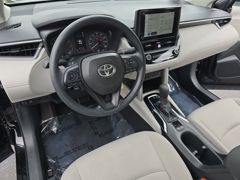 Used 2023 Toyota Corolla Cross L image 16