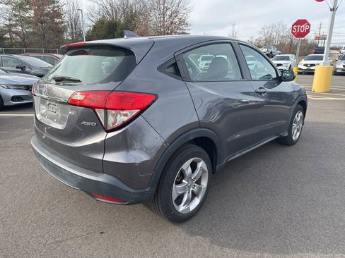 Used 2019 Honda HR-V LX image 3