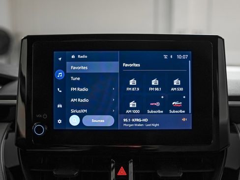 Used 2025 Toyota Corolla SE image 18