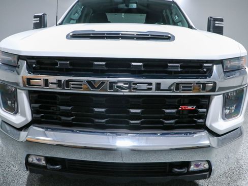 Used 2023 Chevrolet Silverado 2500 LT w/ Convenience Package AWD/4WD image 4