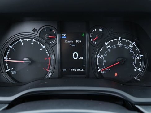 Used 2022 Toyota 4Runner SR5 Premium w/ Moonroof Package AWD/4WD image 21