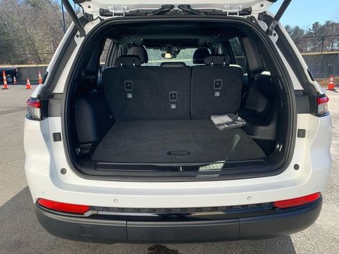 Used 2023 Jeep Grand Cherokee Altitude image 13