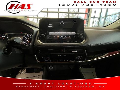 Used 2023 Nissan Rogue SL w/ SL Premium Package image 15