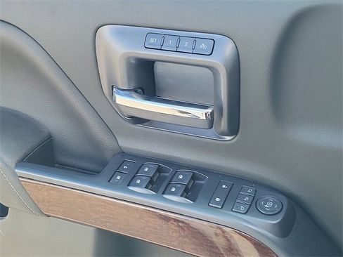 Used 2018 GMC Sierra 1500 SLT image 19