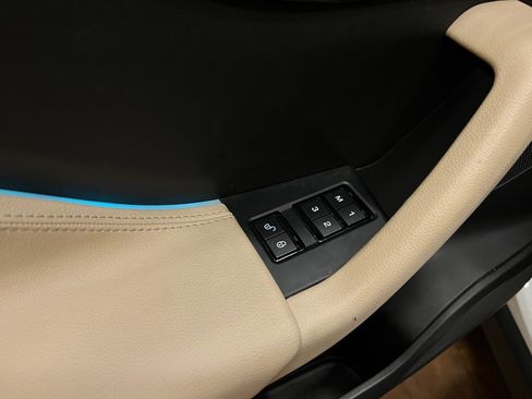 Used 2020 Jaguar F-PACE Premium image 27