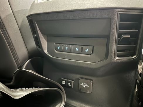 Used 2023 Toyota Tundra Platinum AWD/4WD image 18