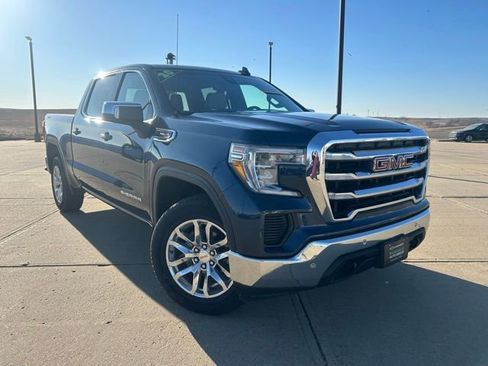 Used 2020 GMC Sierra 1500 SLE image 2