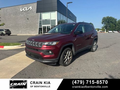Used 2022 Jeep Compass Latitude AWD/4WD image 6