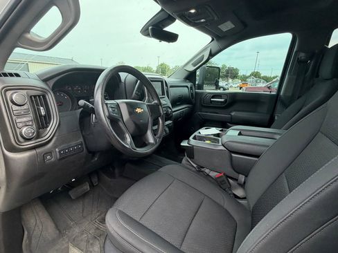 Used 2023 Chevrolet Silverado 2500 Custom w/ Custom Value Package AWD/4WD image 4