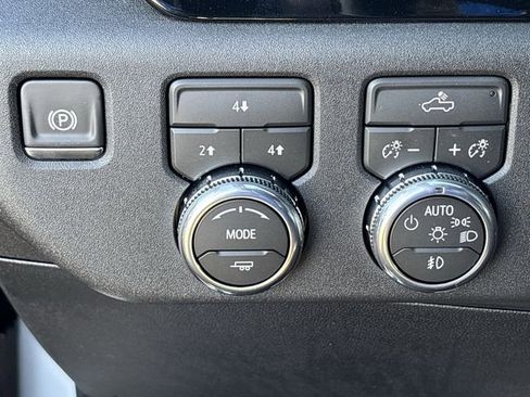 New 2026 GMC Sierra 3500 SLE w/ Preferred Package image 21
