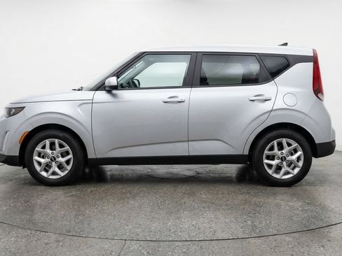 Used 2025 Kia Soul LX w/ LX Technology Package image 5