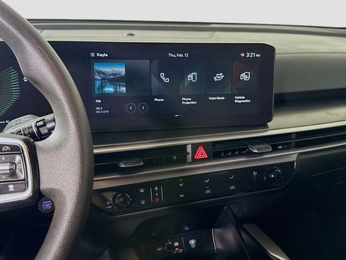 Used 2025 Kia Sorento LX image 18