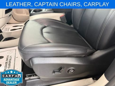 Used 2024 Chrysler Pacifica Touring-L FWD image 18