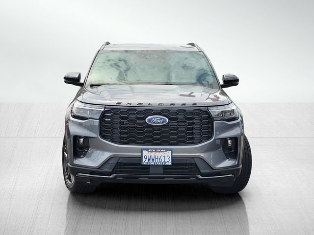 Used 2026 Ford Explorer ST-Line w/ ST-Line Street Pack AWD/4WD image 2