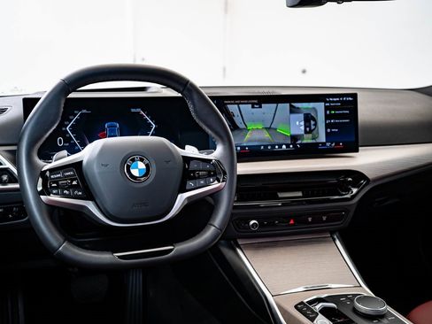 Used 2025 BMW 330i xDrive Sedan image 4