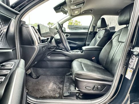 Used 2024 Kia Sorento S image 2