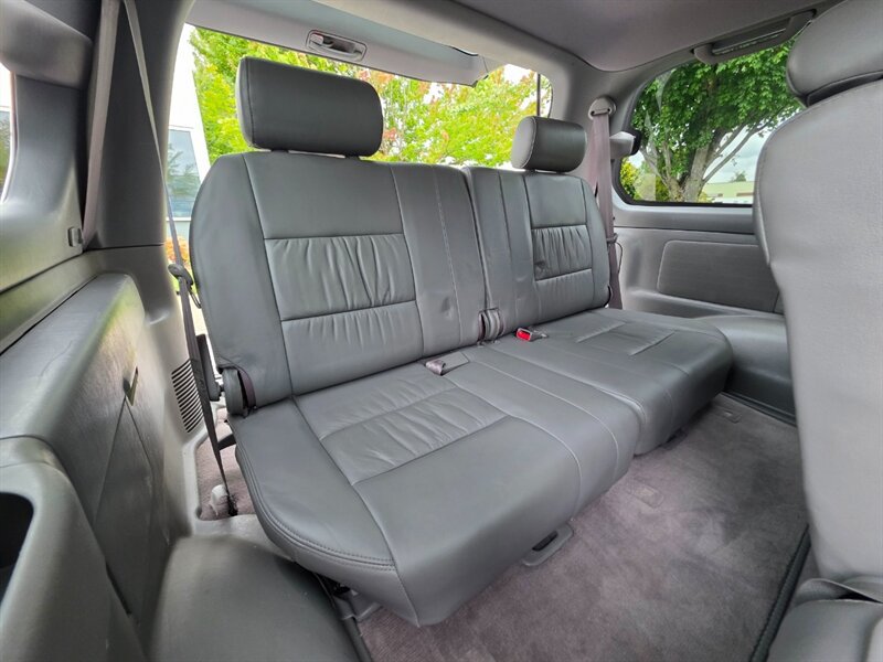 Used 2004 Toyota Land Cruiser w/ Convenience Pkg AWD/4WD image 14