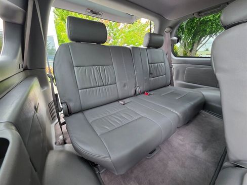 Used 2004 Toyota Land Cruiser w/ Convenience Pkg AWD/4WD image 14