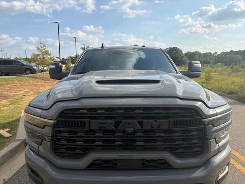 Used 2025 RAM 2500 Limited AWD/4WD image 13