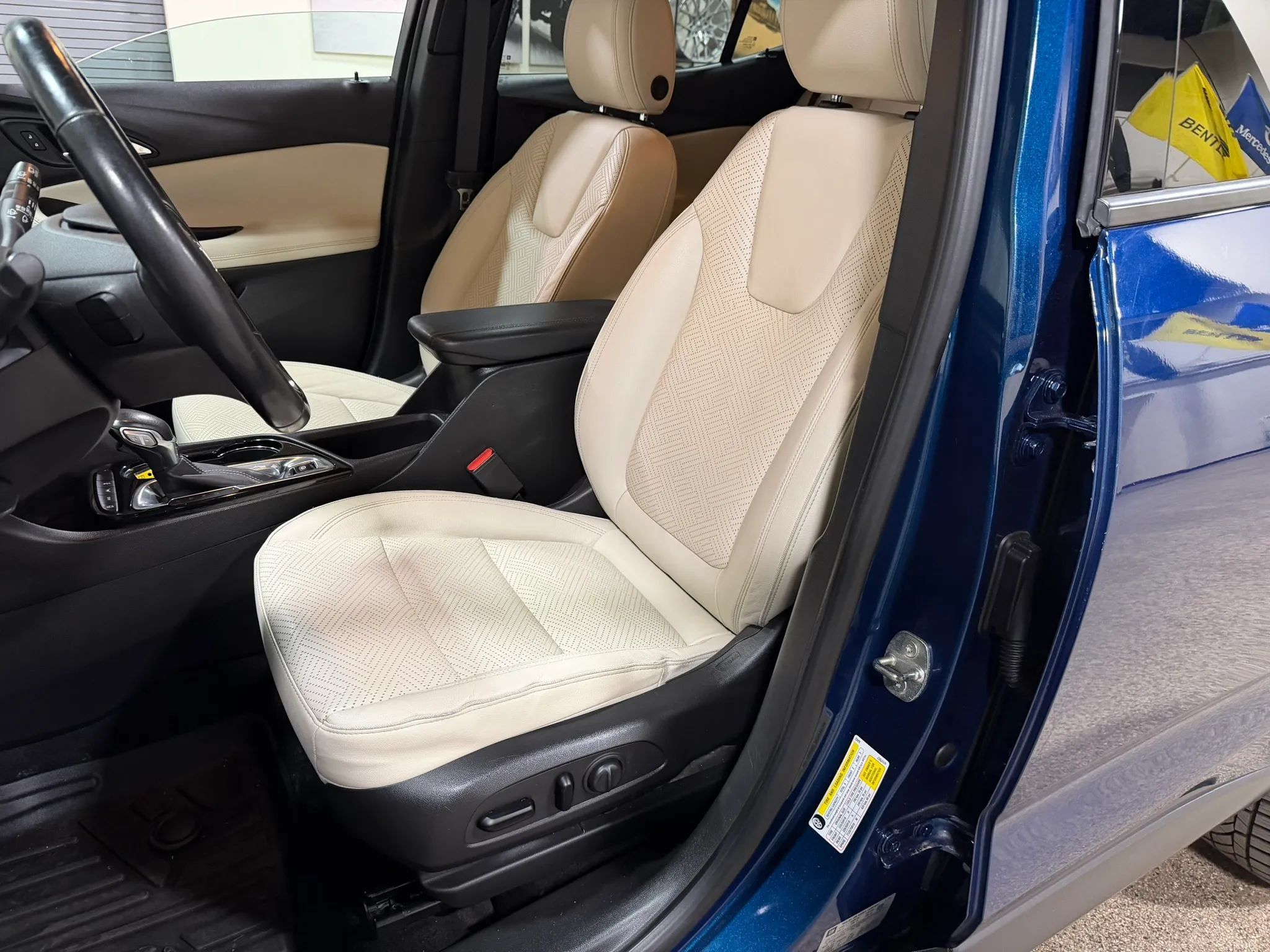 Used 2021 Buick Encore GX Essence AWD/4WD image 28