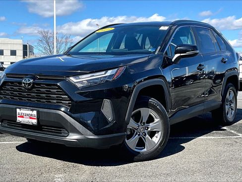 Used 2023 Toyota RAV4 XLE image 1