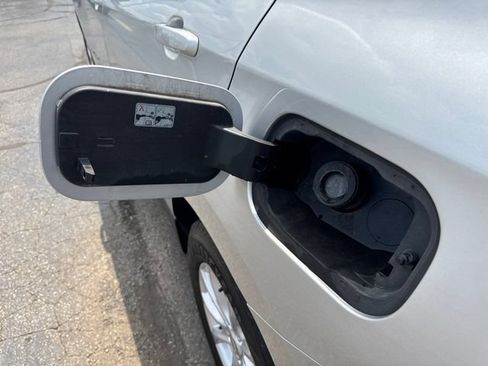 Used 2020 Chevrolet Equinox LT w/ Driver Convenience Package FWD image 19