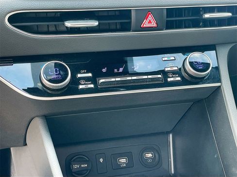 Used 2023 Hyundai Sonata SEL Plus image 19