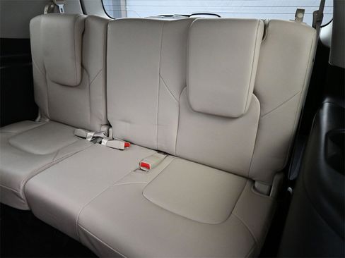 Used 2024 Nissan Armada SL w/ Captain's Chairs Package image 21