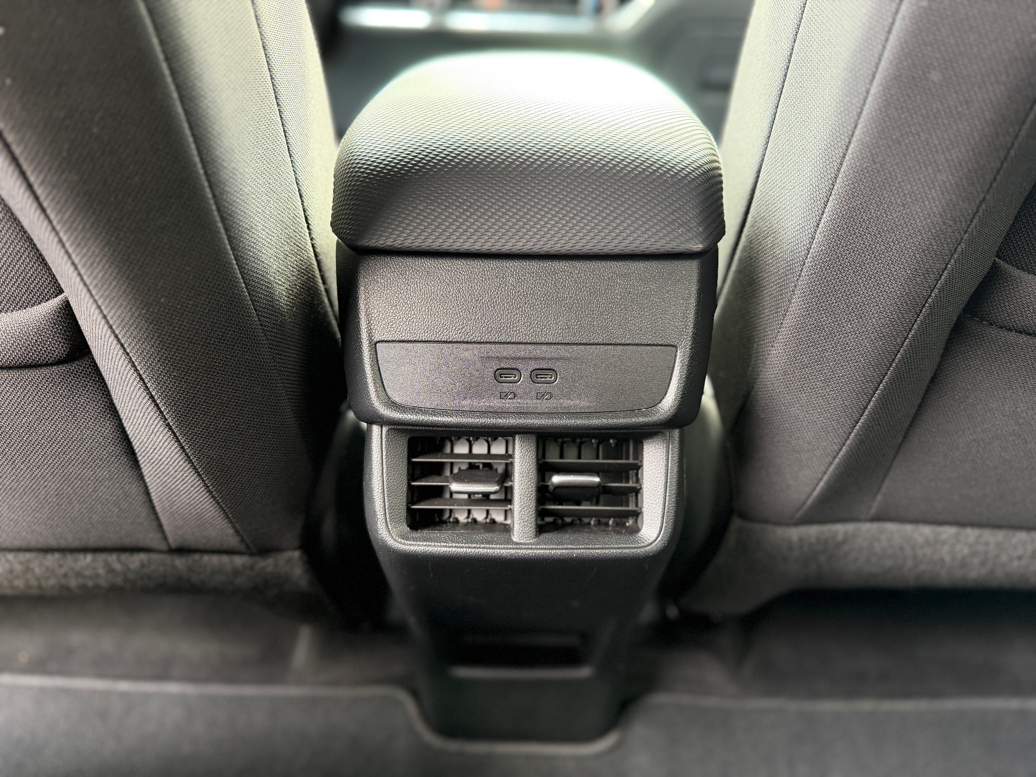 Used 2025 Chevrolet Equinox LT AWD/4WD image 13