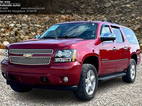 Used 2014 Chevrolet Suburban LTZ image 1