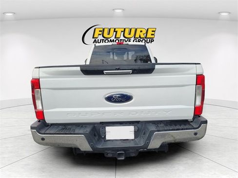 Used 2018 Ford F350 Lariat w/ Camper Package image 4