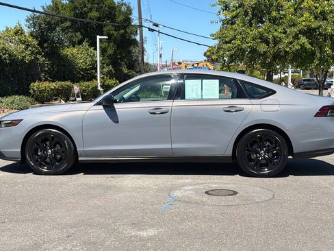 Certified 2025 Honda Accord SE image 7