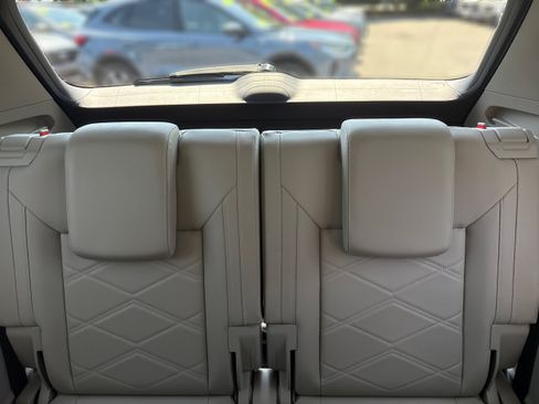 Used 2024 Volkswagen Atlas SE AWD/4WD image 34