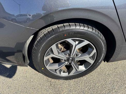 Used 2020 Kia Forte LXS image 36