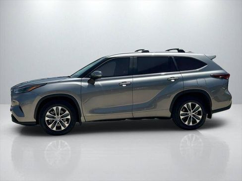 Certified 2026 Toyota Highlander XLE AWD/4WD image 8