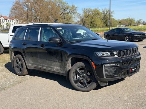 New 2026 Jeep Grand Cherokee Limited w/ Limited Altitude Package AWD/4WD image 2