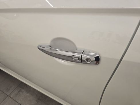 Used 2024 Nissan Altima 2.5 SV FWD image 18