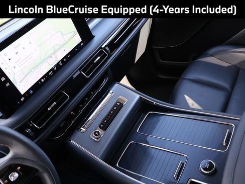 Used 2025 Lincoln Aviator AWD image 13