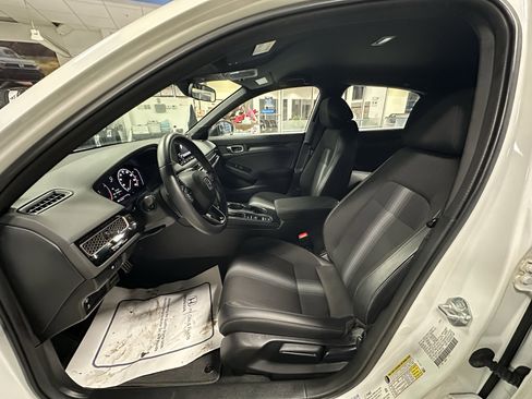 Used 2023 Honda Civic Sport image 8