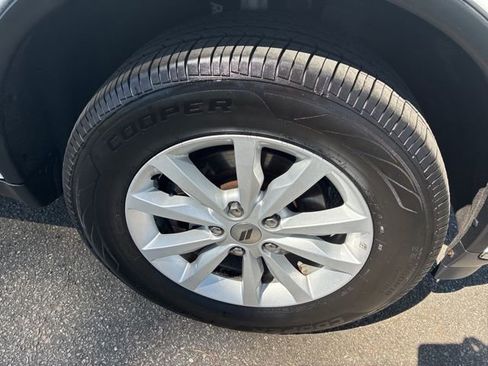 Used 2020 Dodge Durango SXT image 16