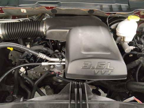 Used 2019 RAM 1500 Tradesman w/ Chrome Appearance Group RWD image 30