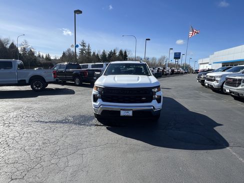 Used 2025 Chevrolet Silverado 1500 W/T image 2