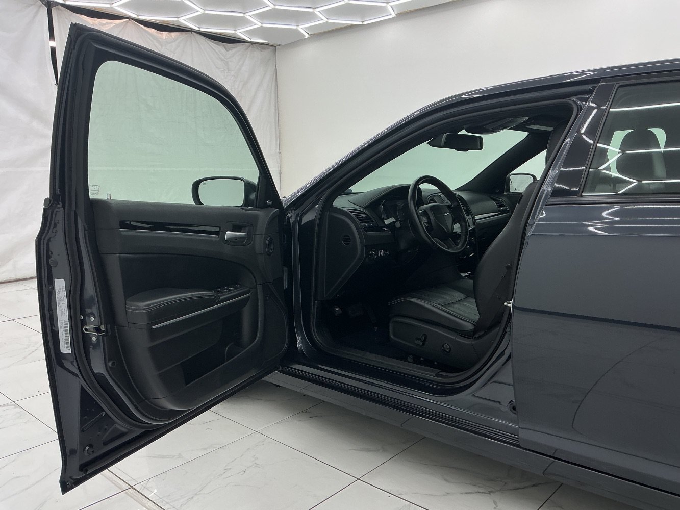Used 2019 Chrysler 300 S AWD/4WD image 16