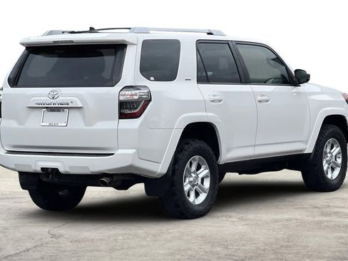 Used 2018 Toyota 4Runner SR5 image 3
