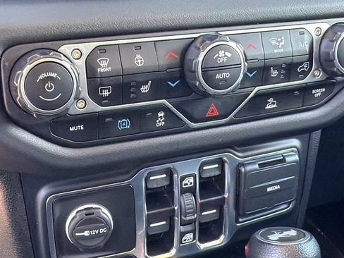 Used 2024 Jeep Wrangler Unlimited Sahara AWD/4WD image 14
