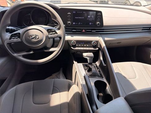 Used 2023 Hyundai Elantra SEL FWD image 18