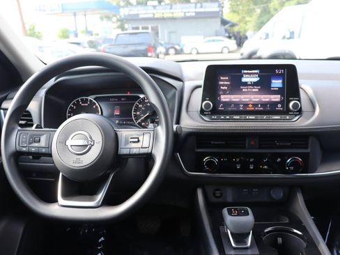 Used 2024 Nissan Rogue S AWD/4WD image 16
